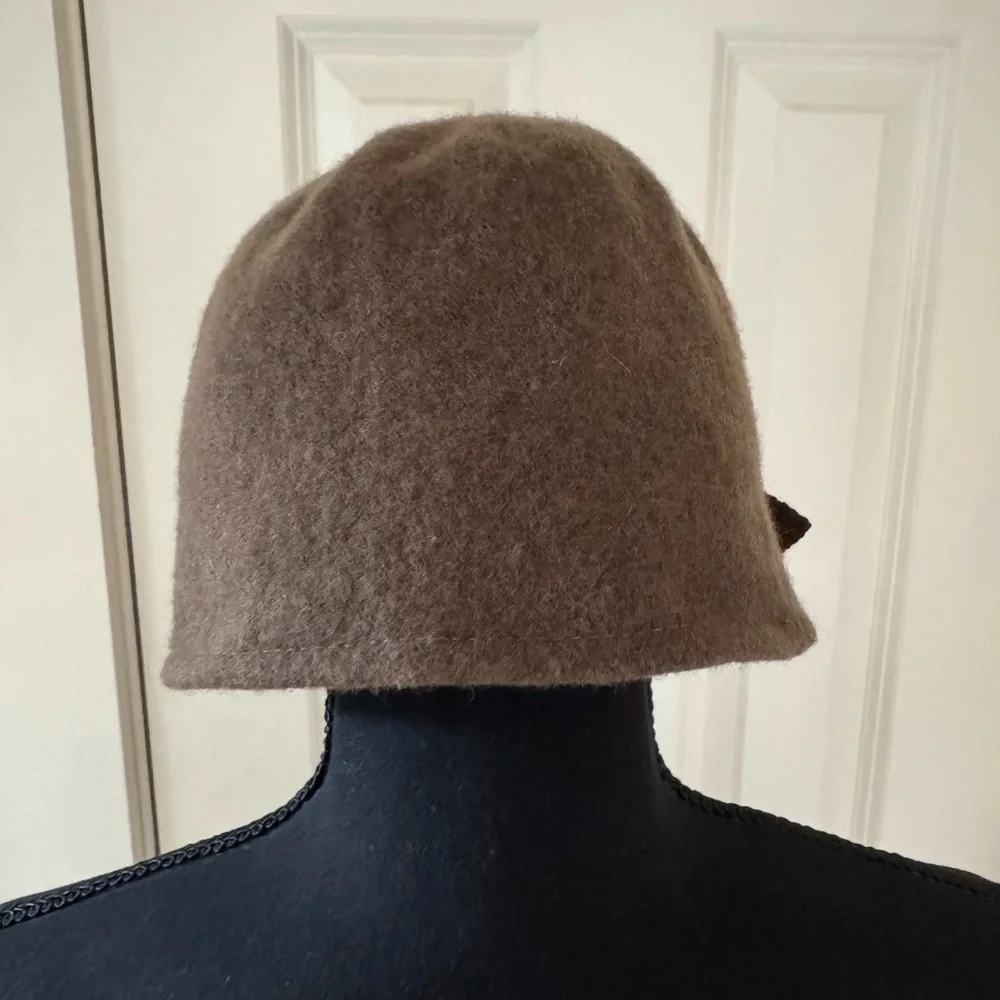 August brown wool felt cloche bucket hat with‎ flower accents women’s one size